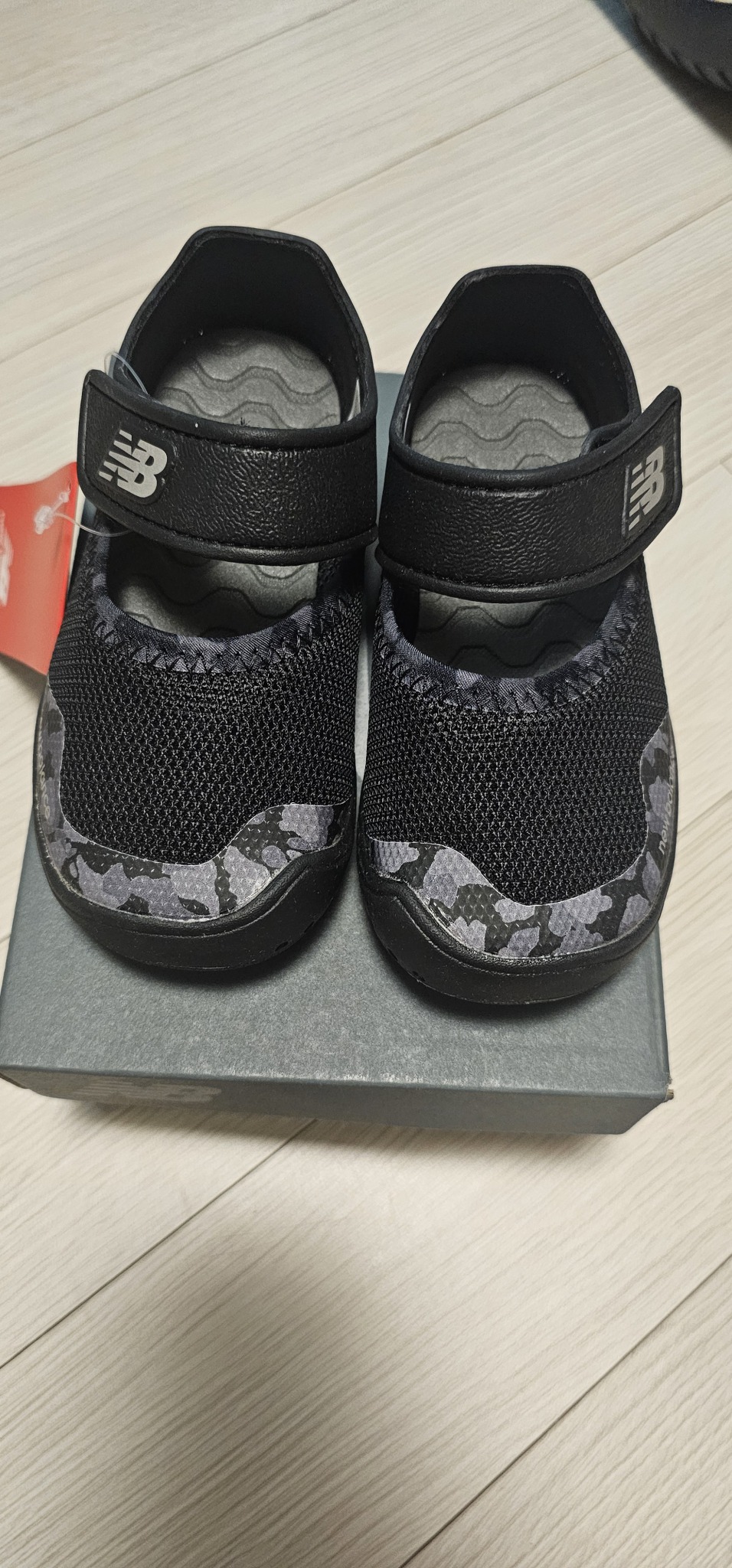 뉴발란스 키즈 샌들 블랙 140 새상품