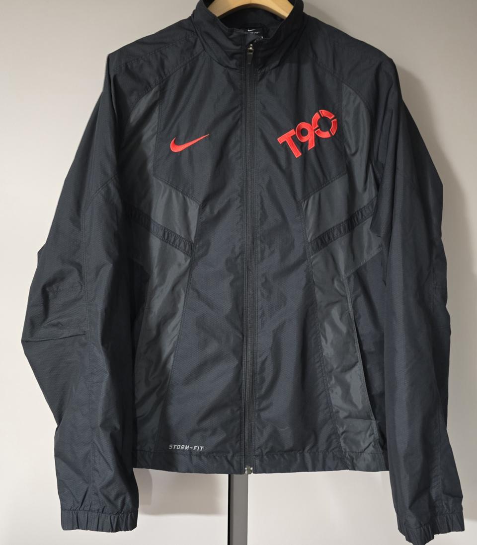 나이키 블랙레드 T90 스우시로고 바람막이 자켓.   싸이즈 95