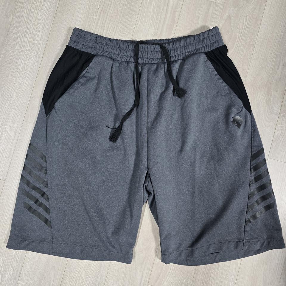 데상트 밴딩 반바지.  싸이즈 28~30