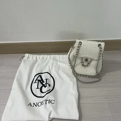 아노에틱 트위드 백