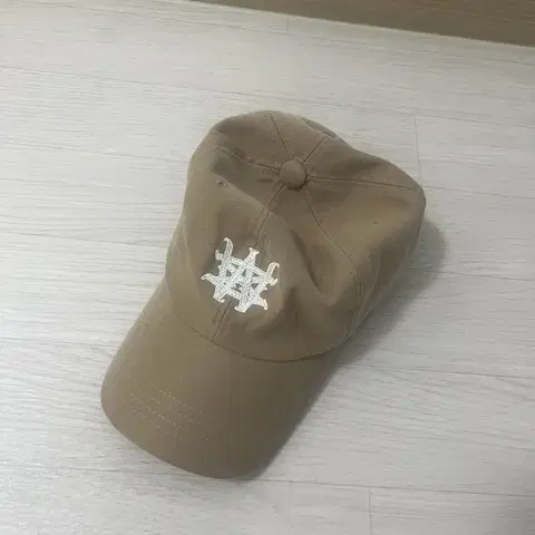 워너비즈핏 모자 베이지