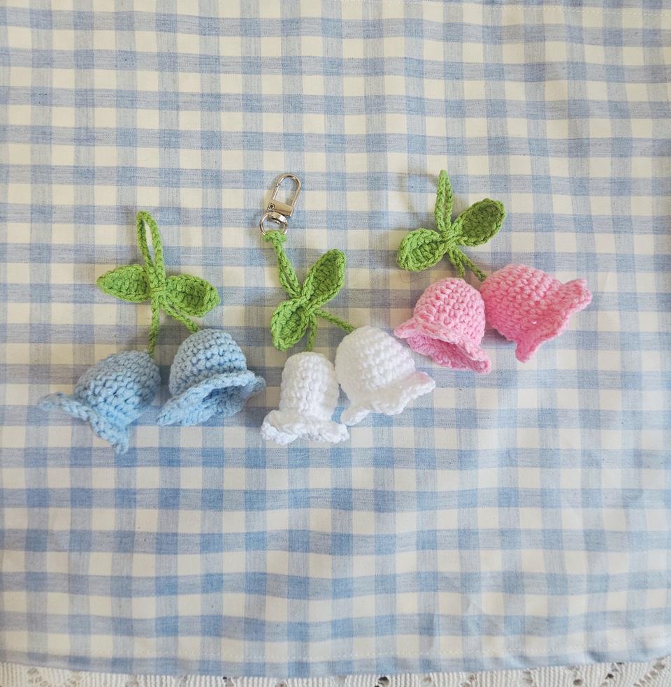 손뜨개 은방울꽃키링