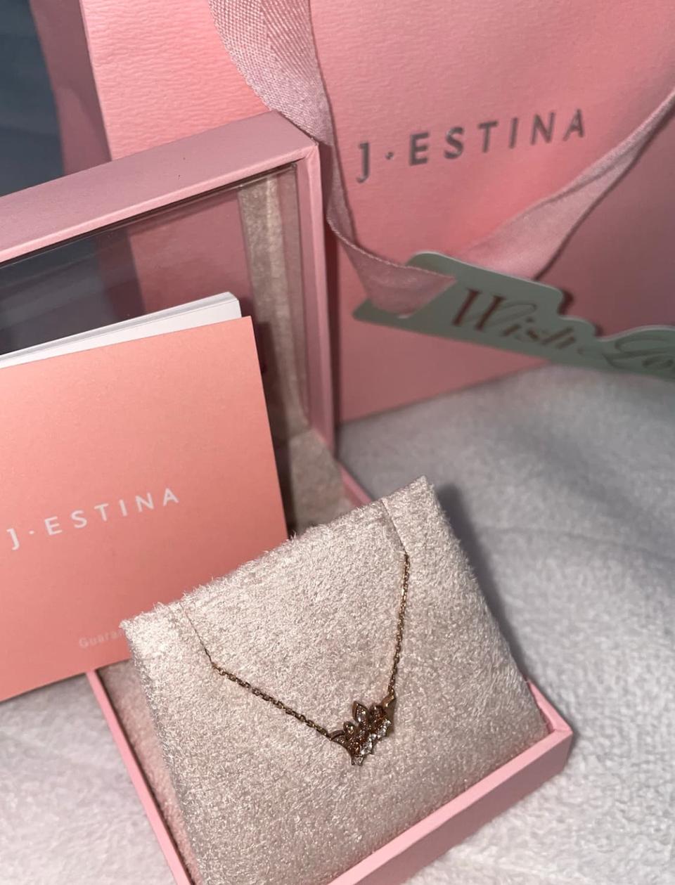제이에스티나 목걸이