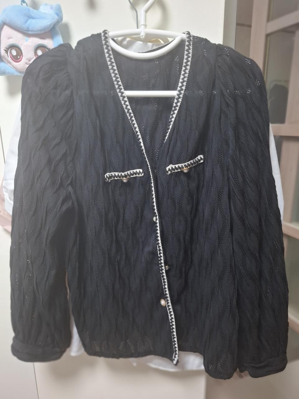 블랙 실크블라우스+화이트&핑크블라우스 3벌 일괄판매합니다.