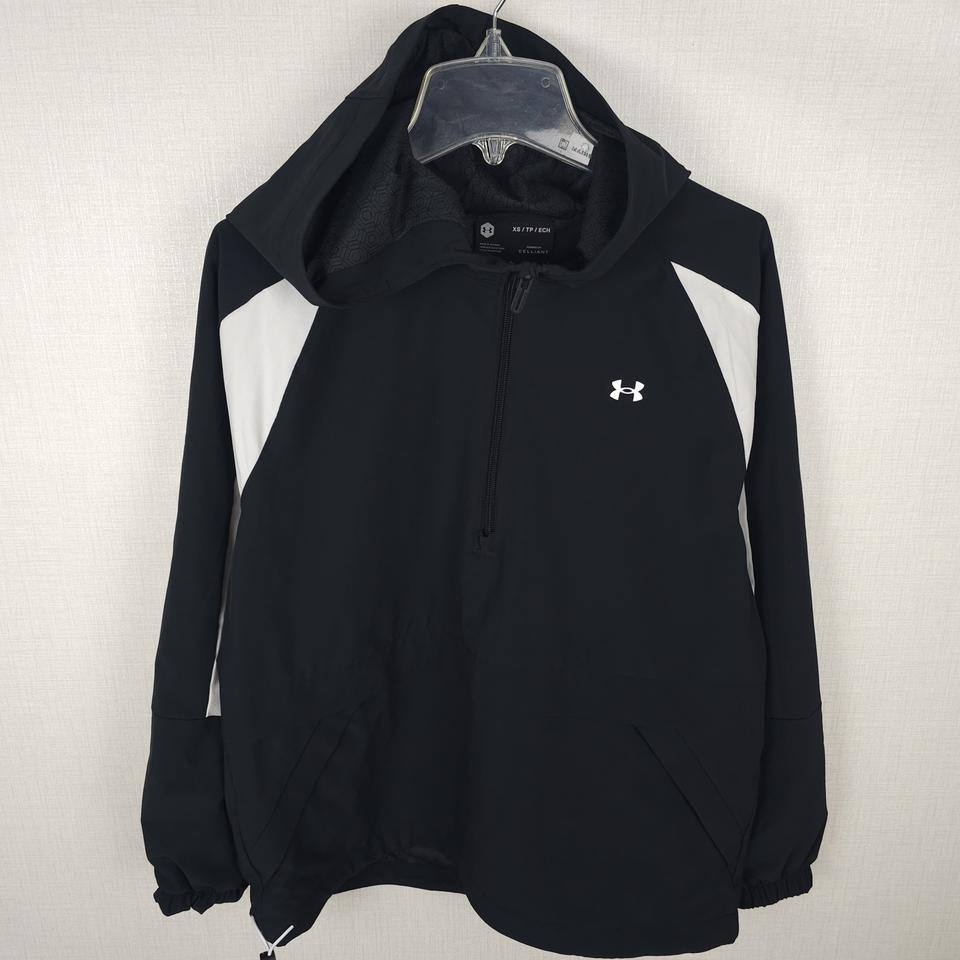 언더아머 남아 반집업 바람막이점퍼 155사이즈