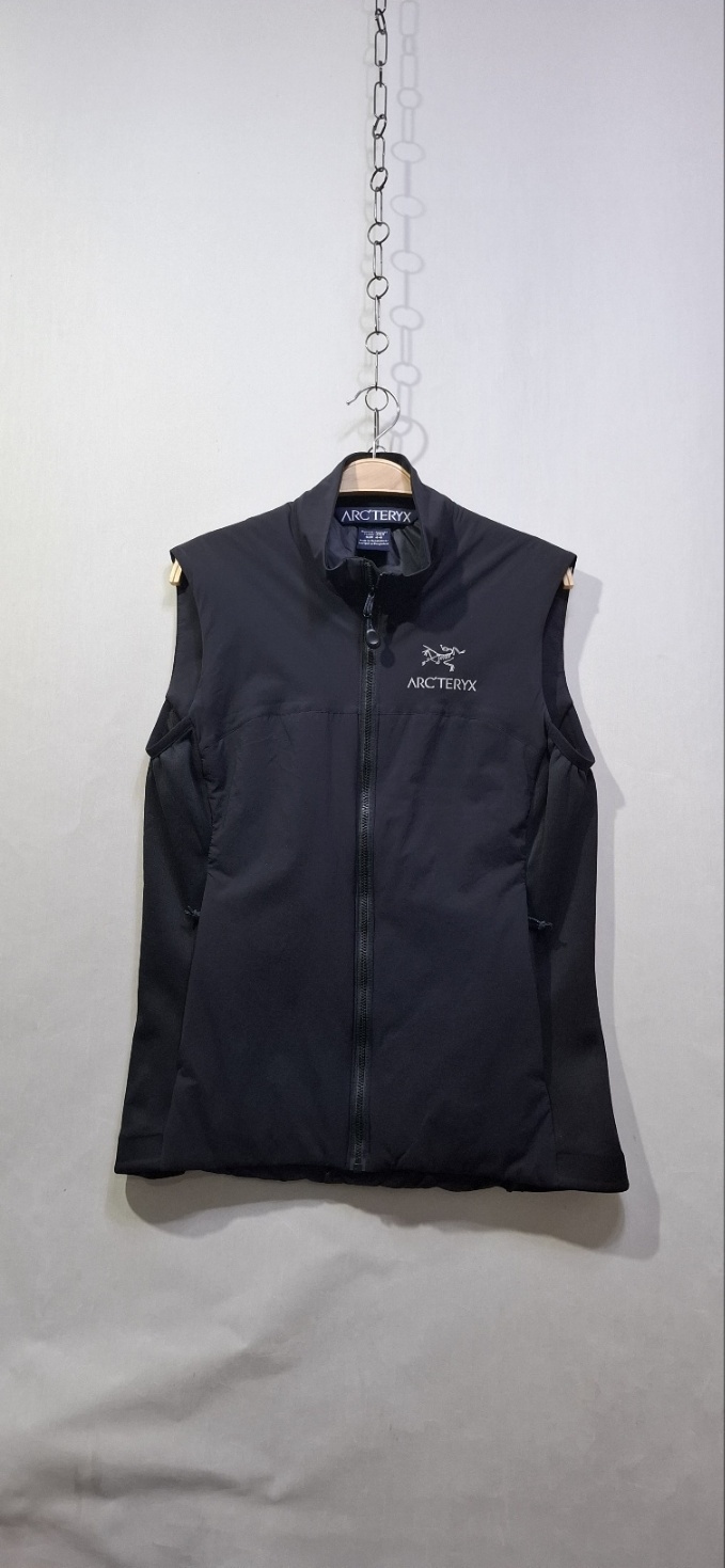 66 아크테릭스 경량패딩