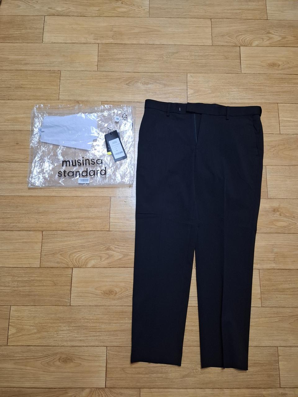 무신사 스탠다드 테이퍼드 밴딩 슬랙스 새상품