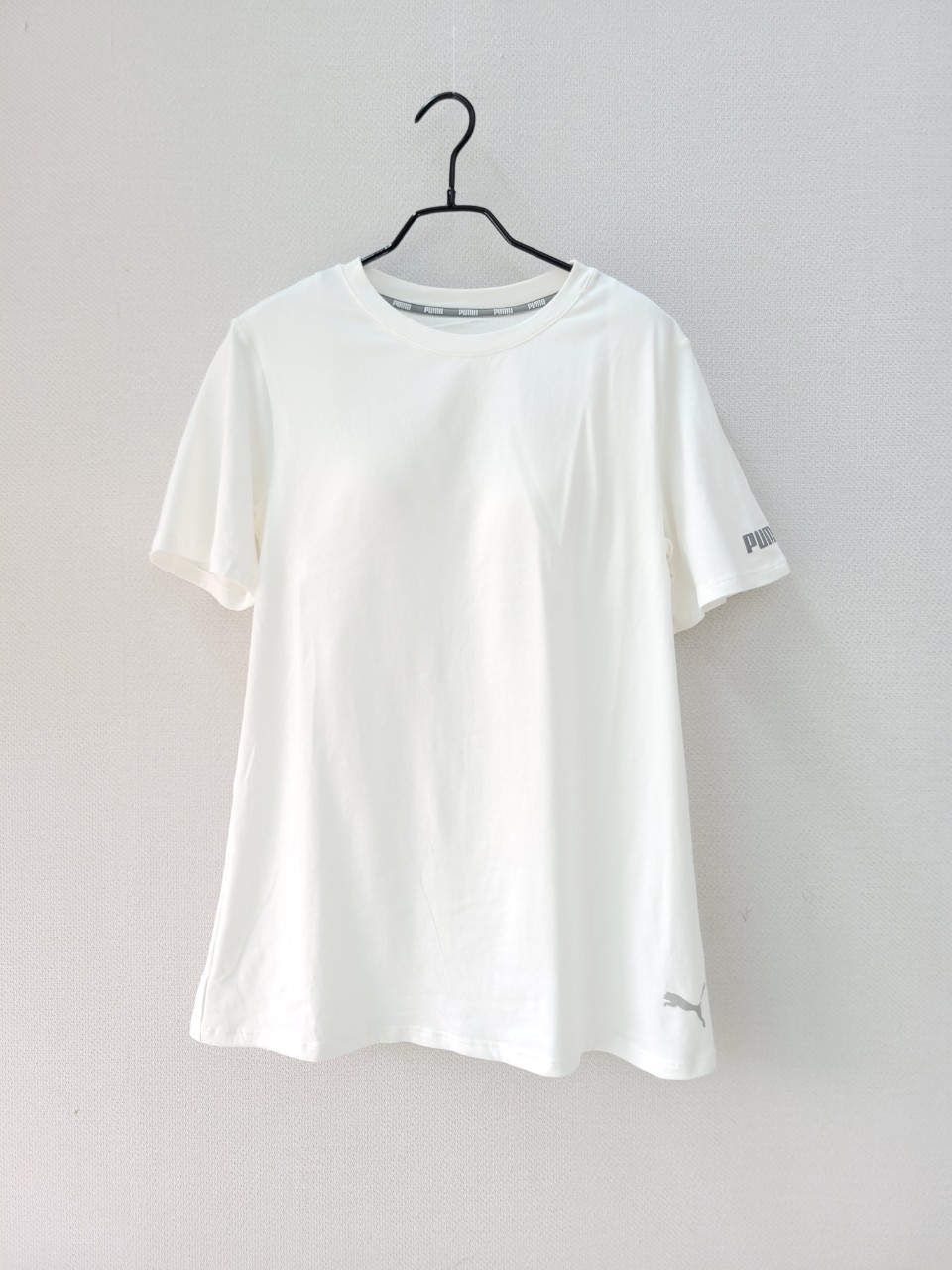 푸마 브라내장 화이트 티셔츠-새상품