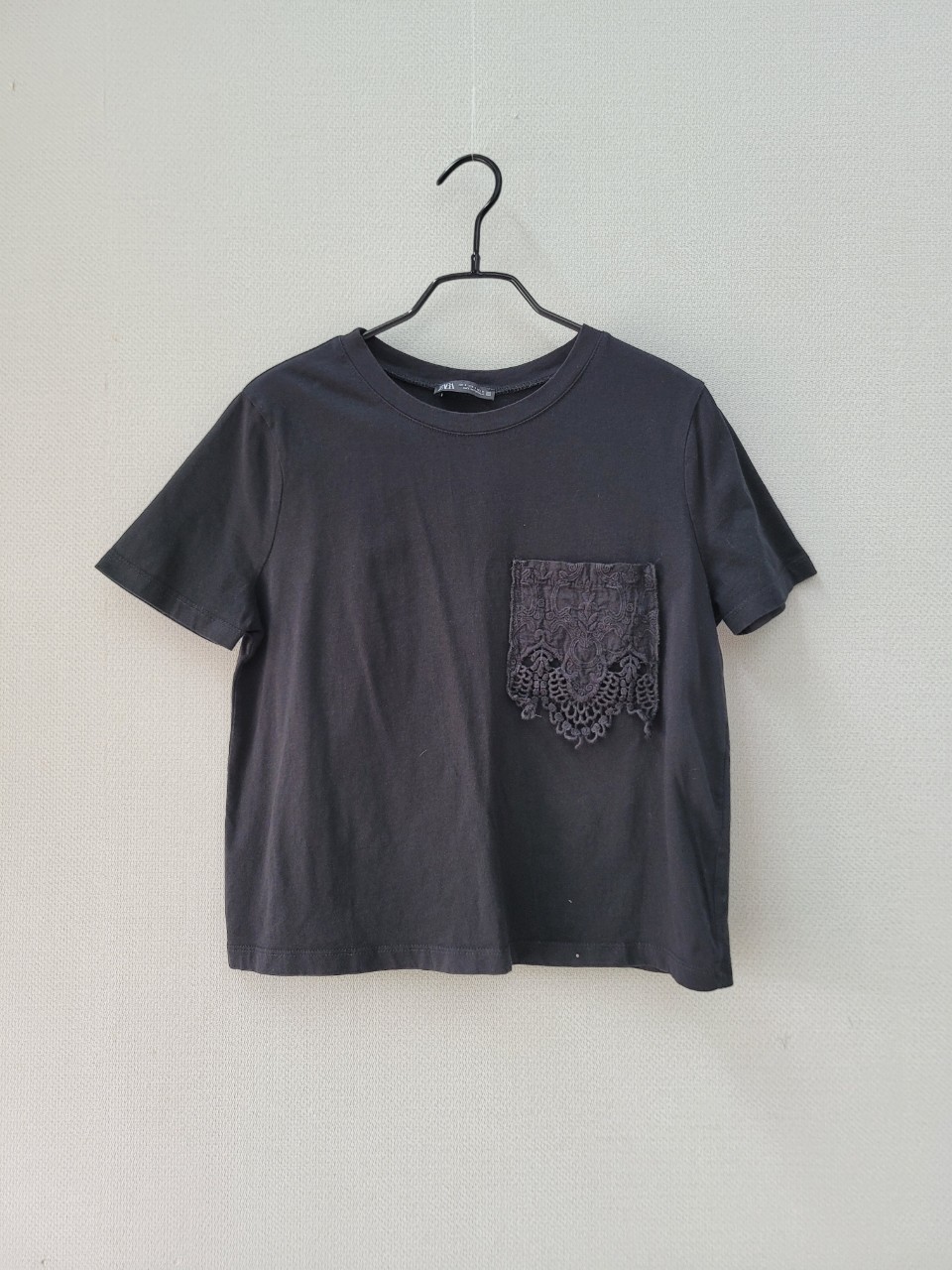 자라 레이스포켓 반팔티