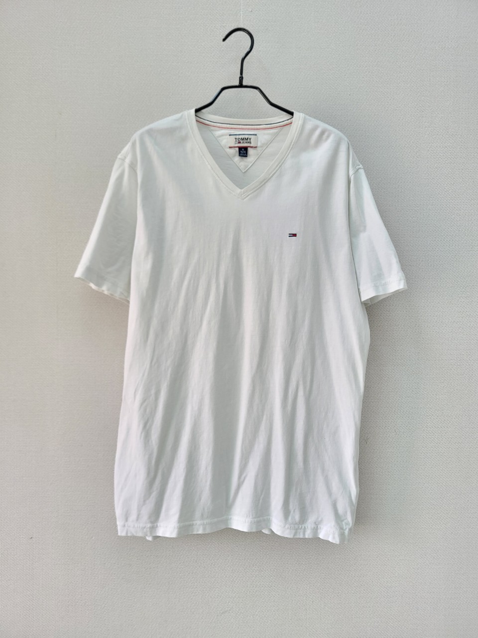 타미힐피거 브이넥 반팔티