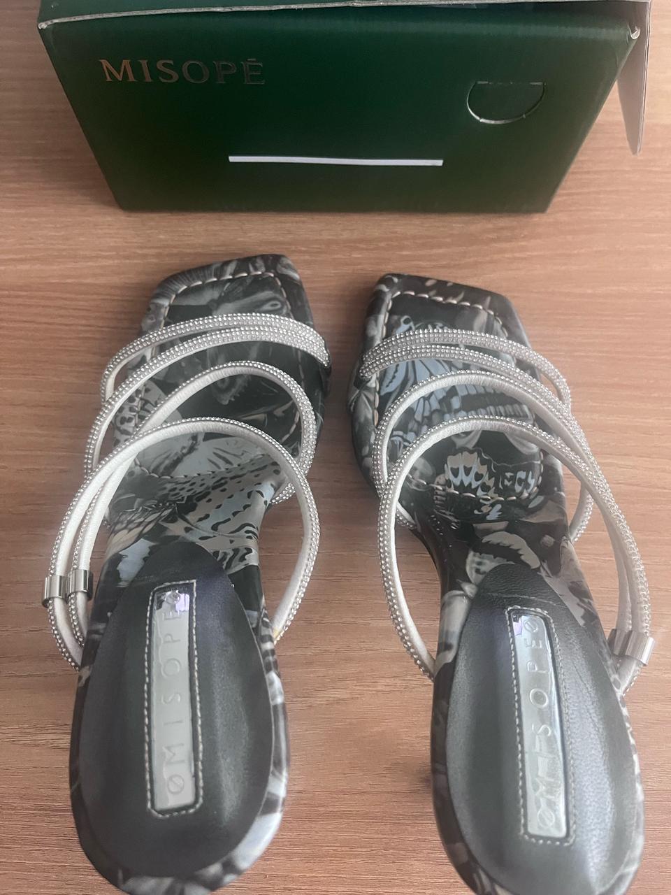미소페 샌들