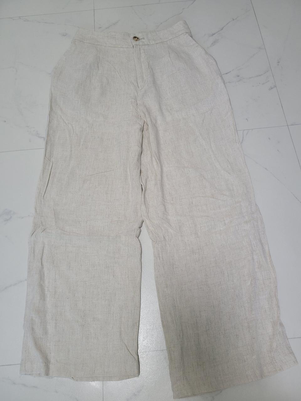 스파오 8부 린넨 뒷밴딩 턱 팬츠 M사이즈