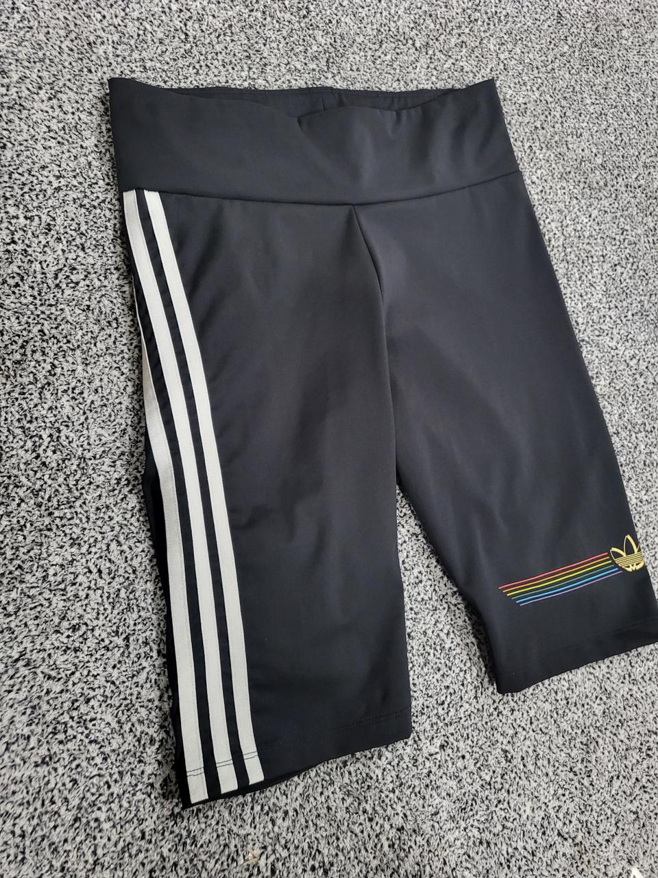 아디다스 레깅스.