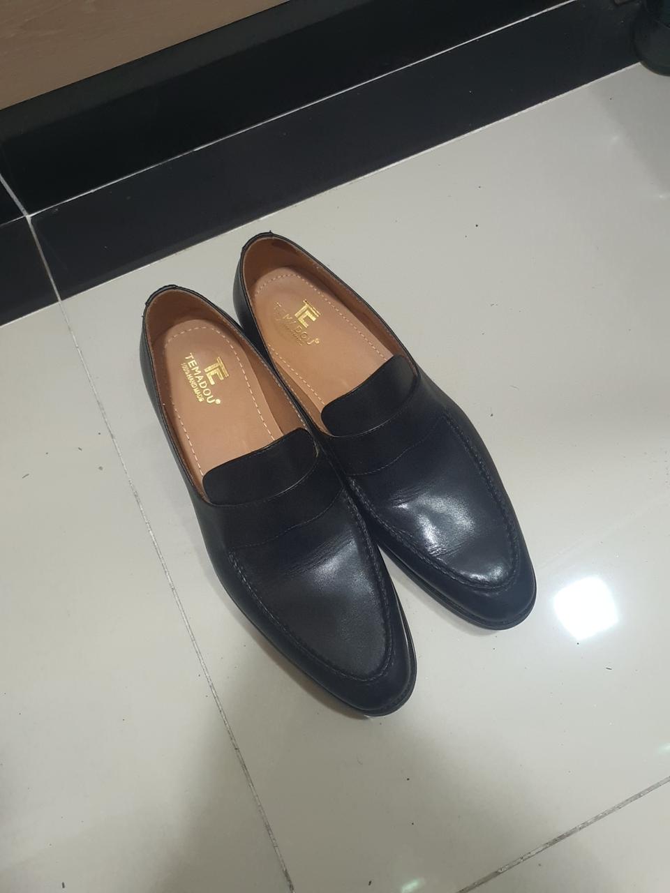 남성 블랙색상 로퍼 280사이즈 택포8만원에 드려요