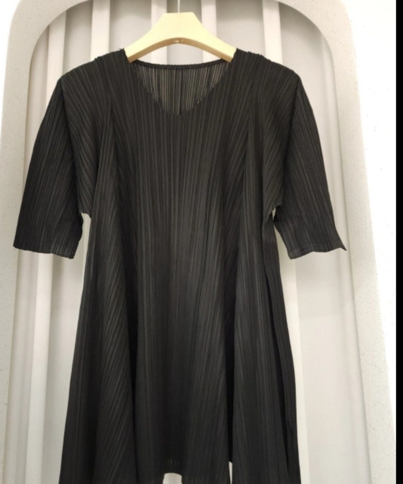 하이퀼리티 브이넥 플리츠 티