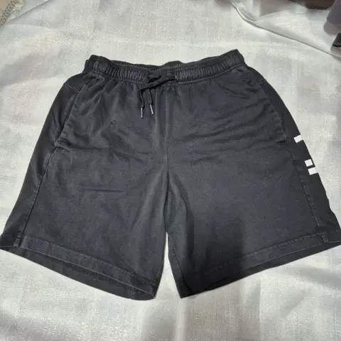 아디다스 반바지 L