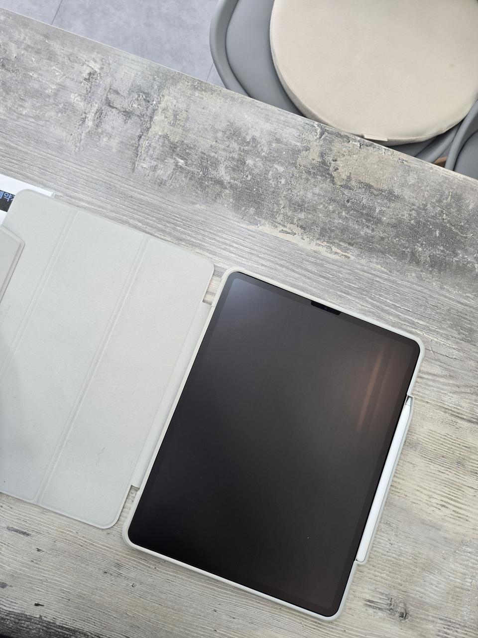 아이패드 프로5세대 12.9 256 WIFI+애플펜슬 2세대 SS급