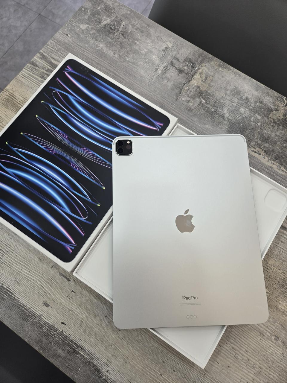 아이패드 프로6세대 M2 12.9 256 WIFI SS급