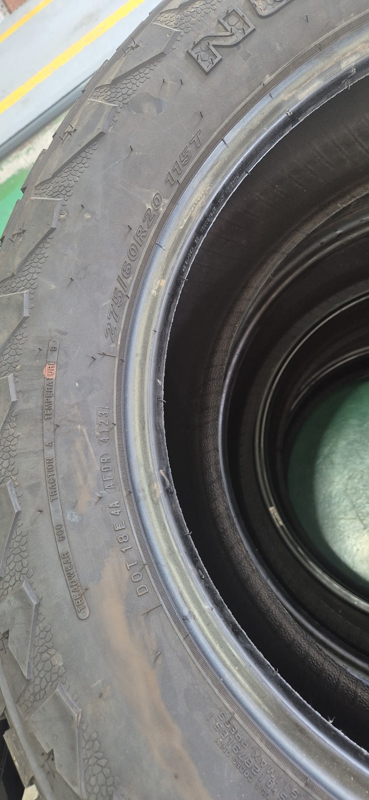 275/60R20 로디안ATX 한대분판매합니다