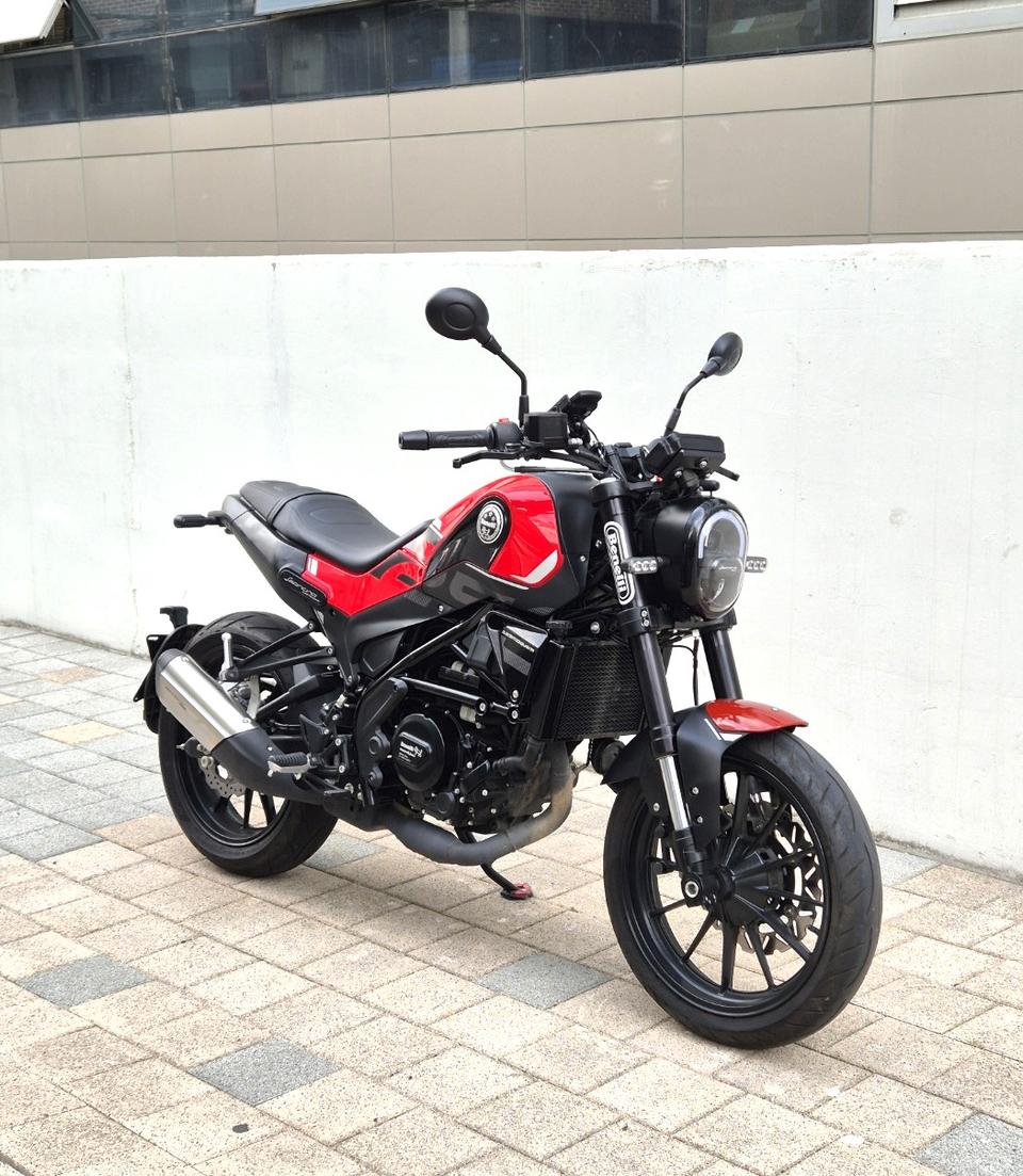 2022 베넬리 레온치노250 ABS 판매합니다.