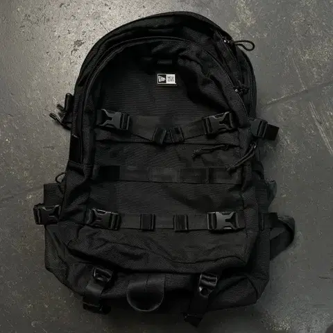 뉴에라 케리어 백팩