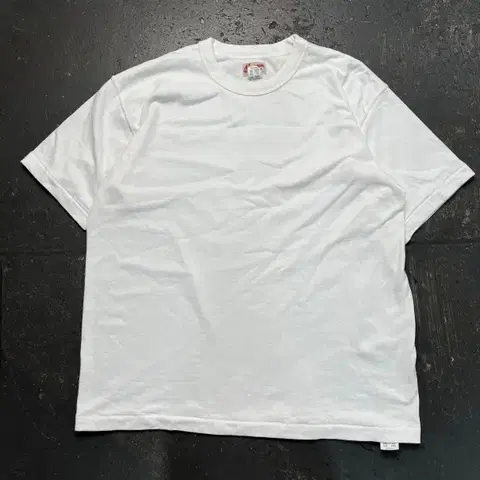 100 브론슨 튜블라 반팔티