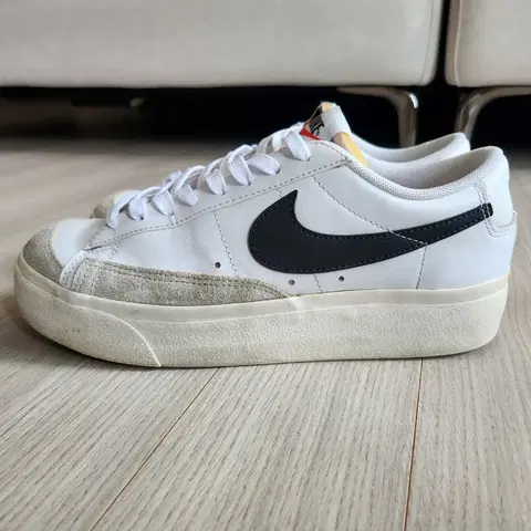 (무료배송)나이키 블레이져 로우 플랫폼 255mm