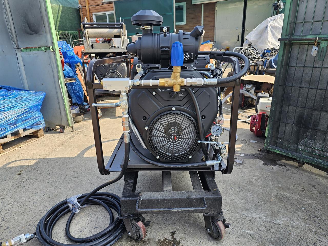 하수구 배관세척용 엔진고압세척기 300바50리터 40마력 일반타입 판매