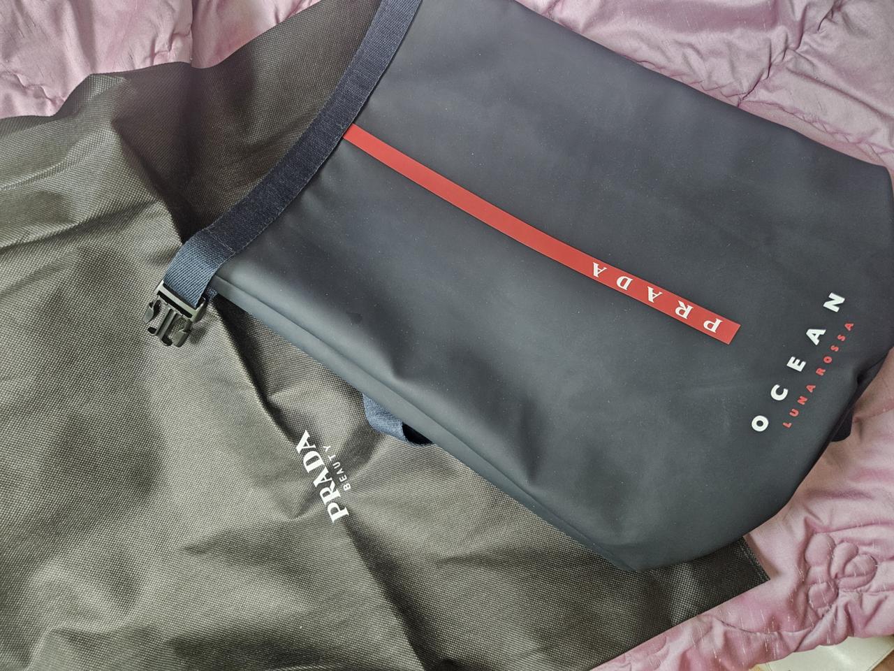 프라다 루니로사 오션 슬링백 방수