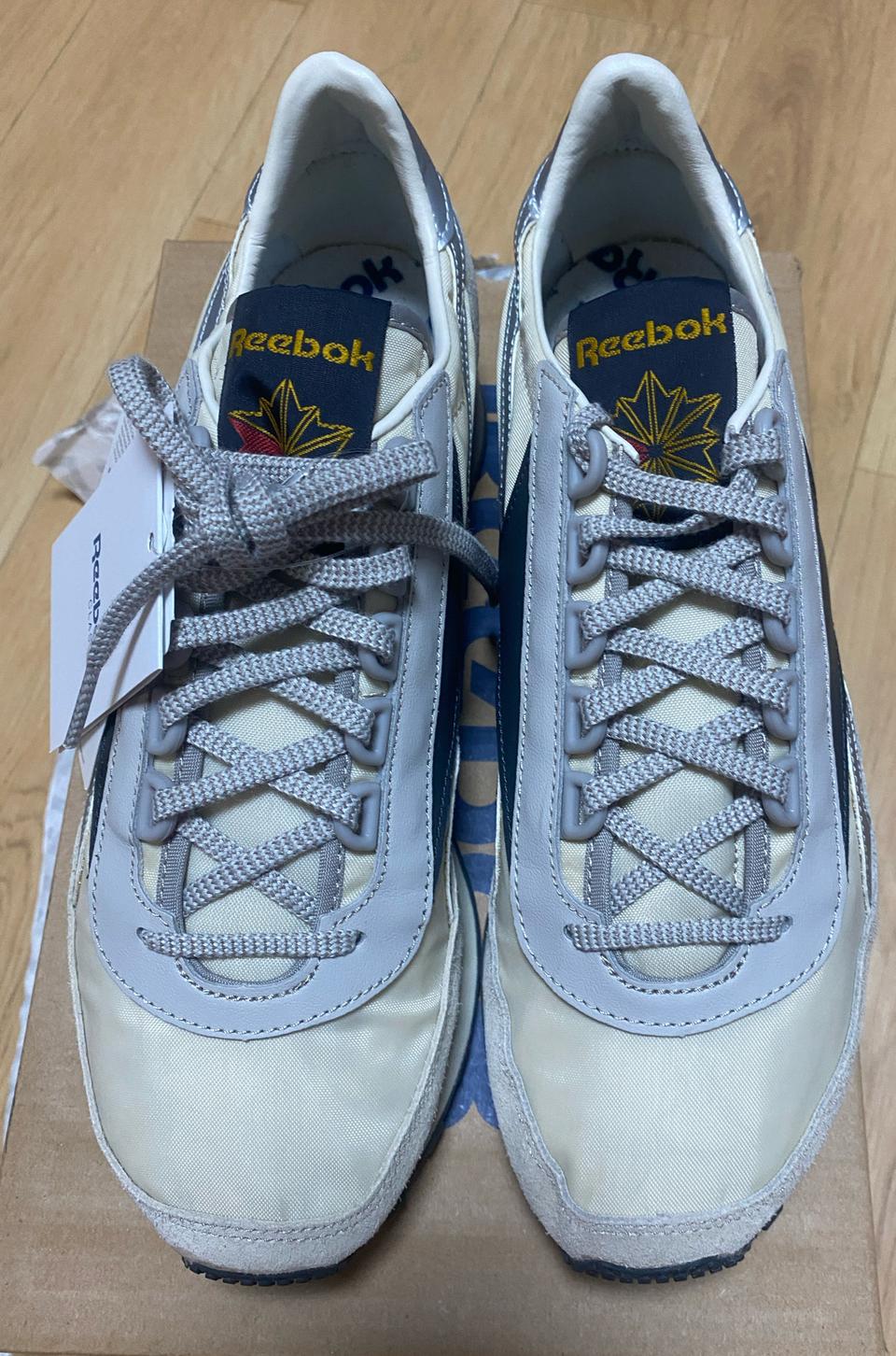 리복 아즈텍 운동화255