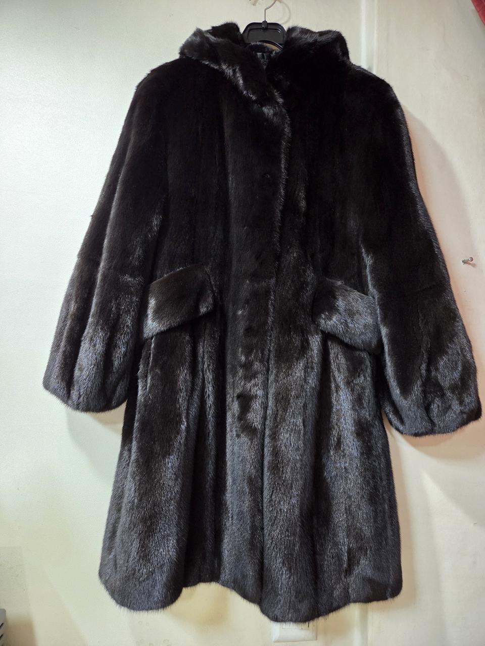 태림 블랙나파휘메일 밍크코트