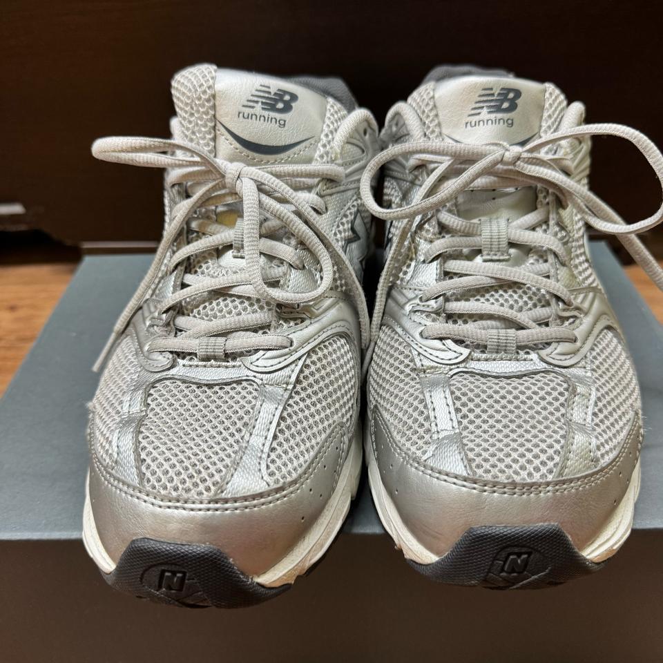 뉴발란스 530 그레이실버 285 (메쉬터짐)
