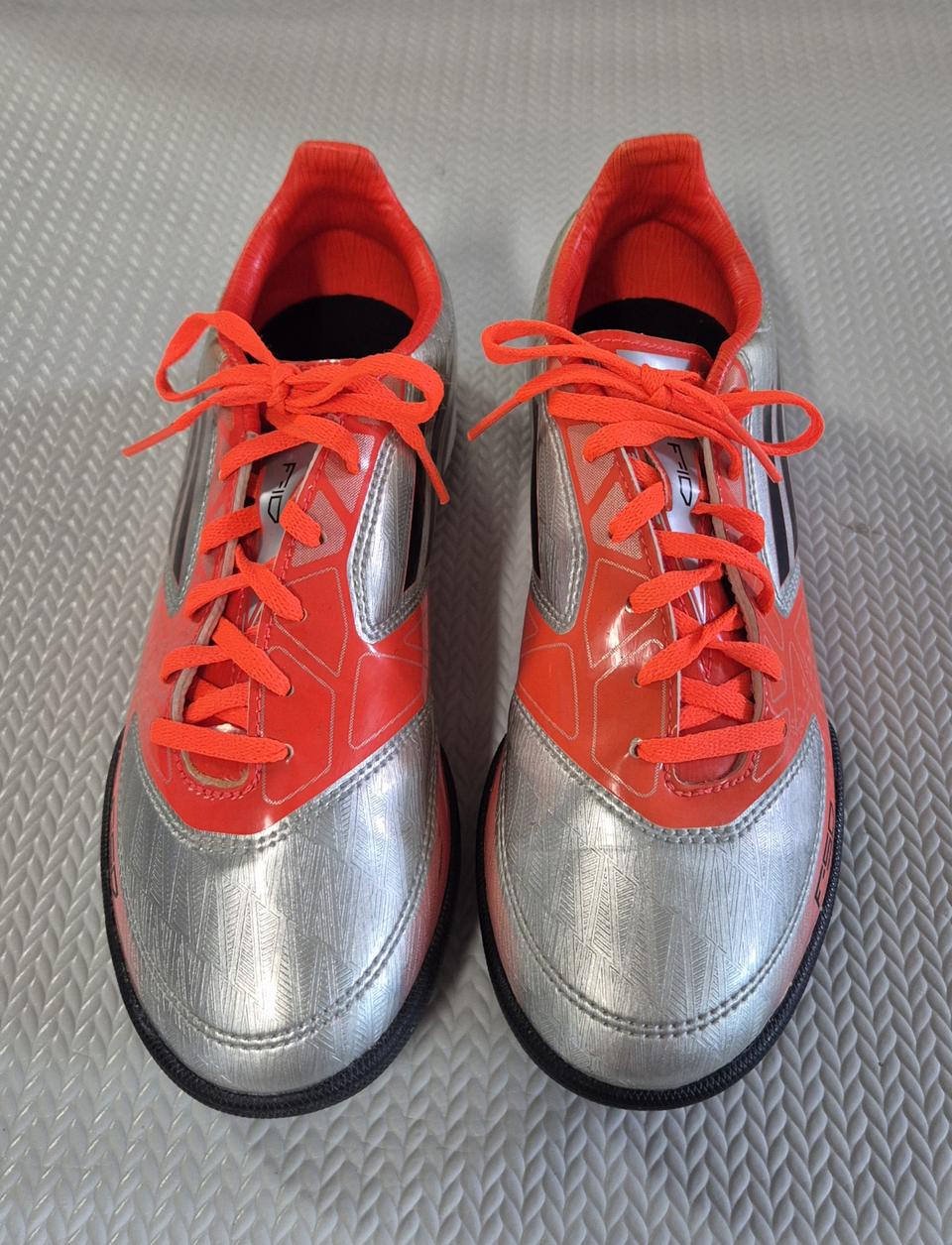 아디다스 풋살화 축구화