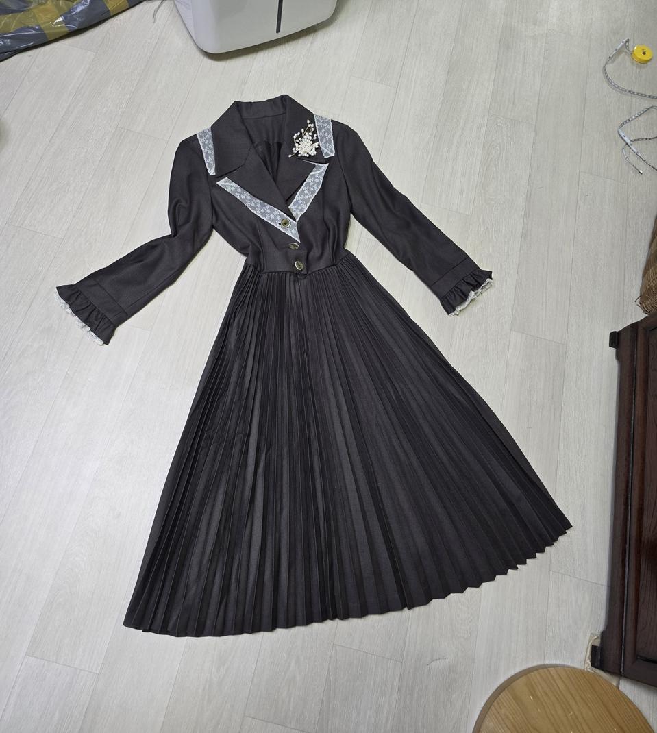 데이트룩/ 레이스카라 레이소매/ 주름치마/미디원피스