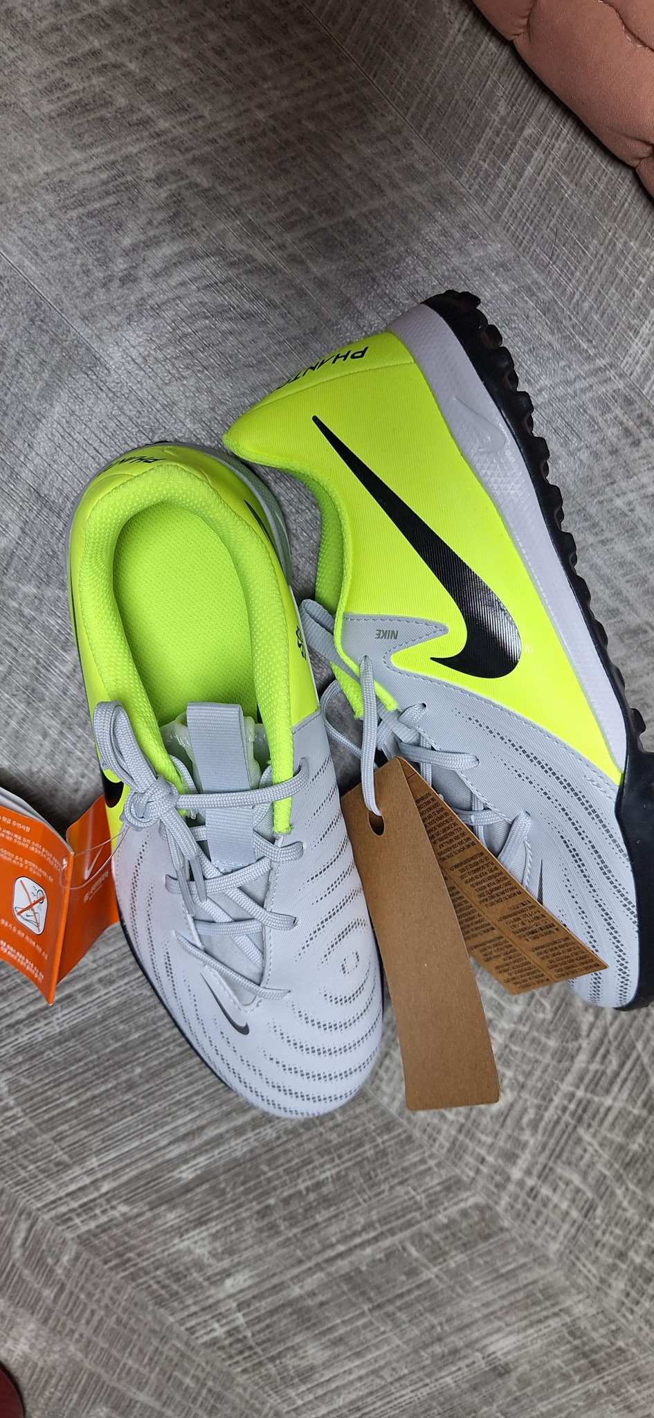 나이키축구화235