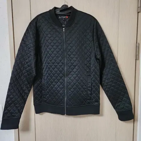 G by Guess 데일리 자켓 사이즈 M팝니다