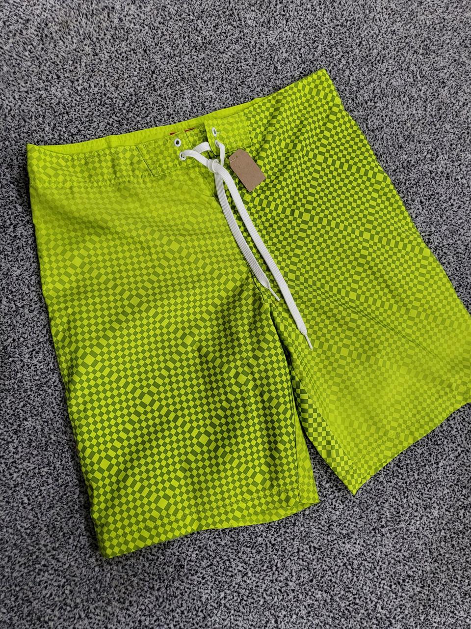 나이키 형광 체크 수영 반바지