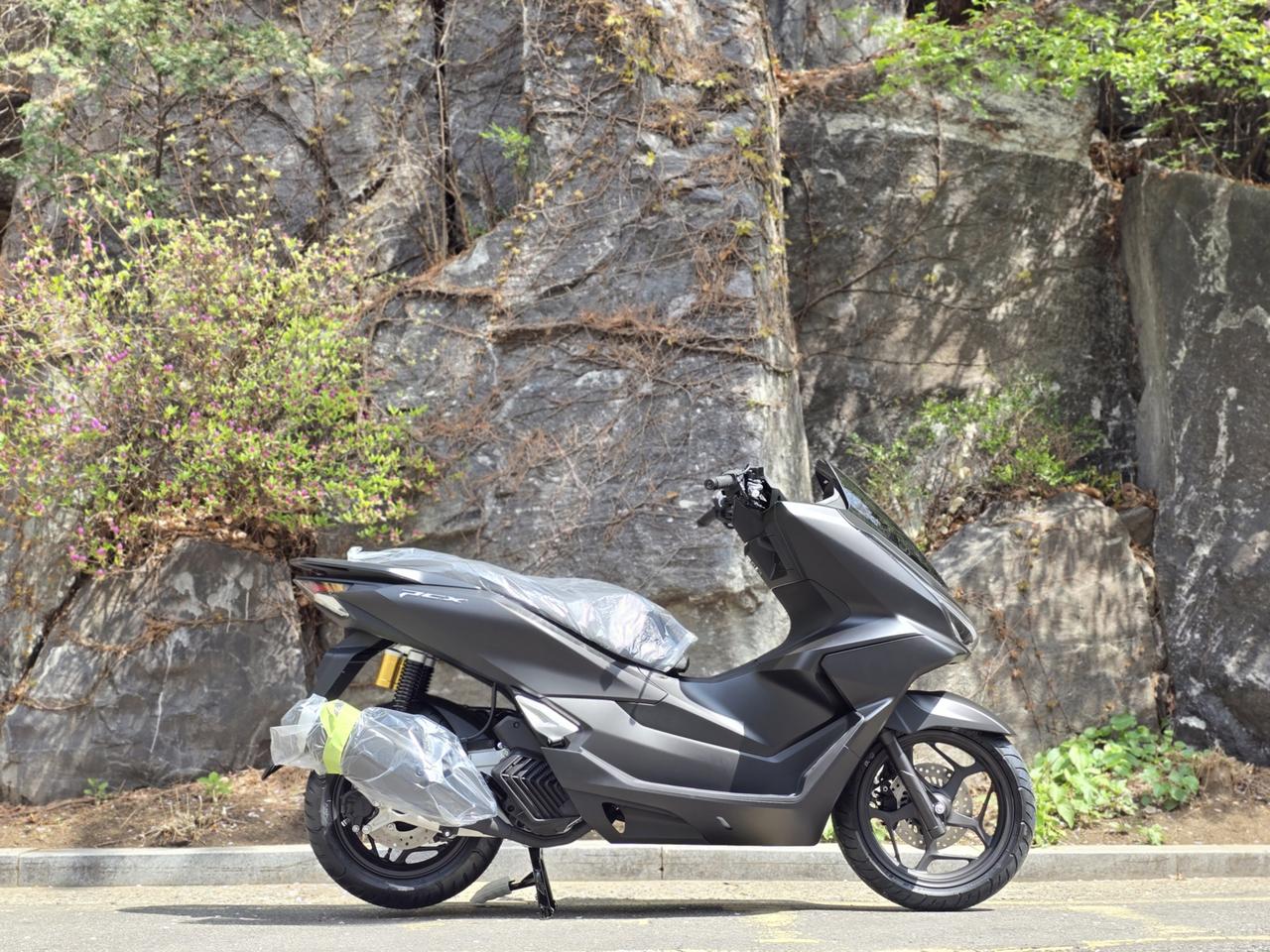 2025년식 혼다 PCX125ABS 맷블랙 신차! 옵션추가가능!