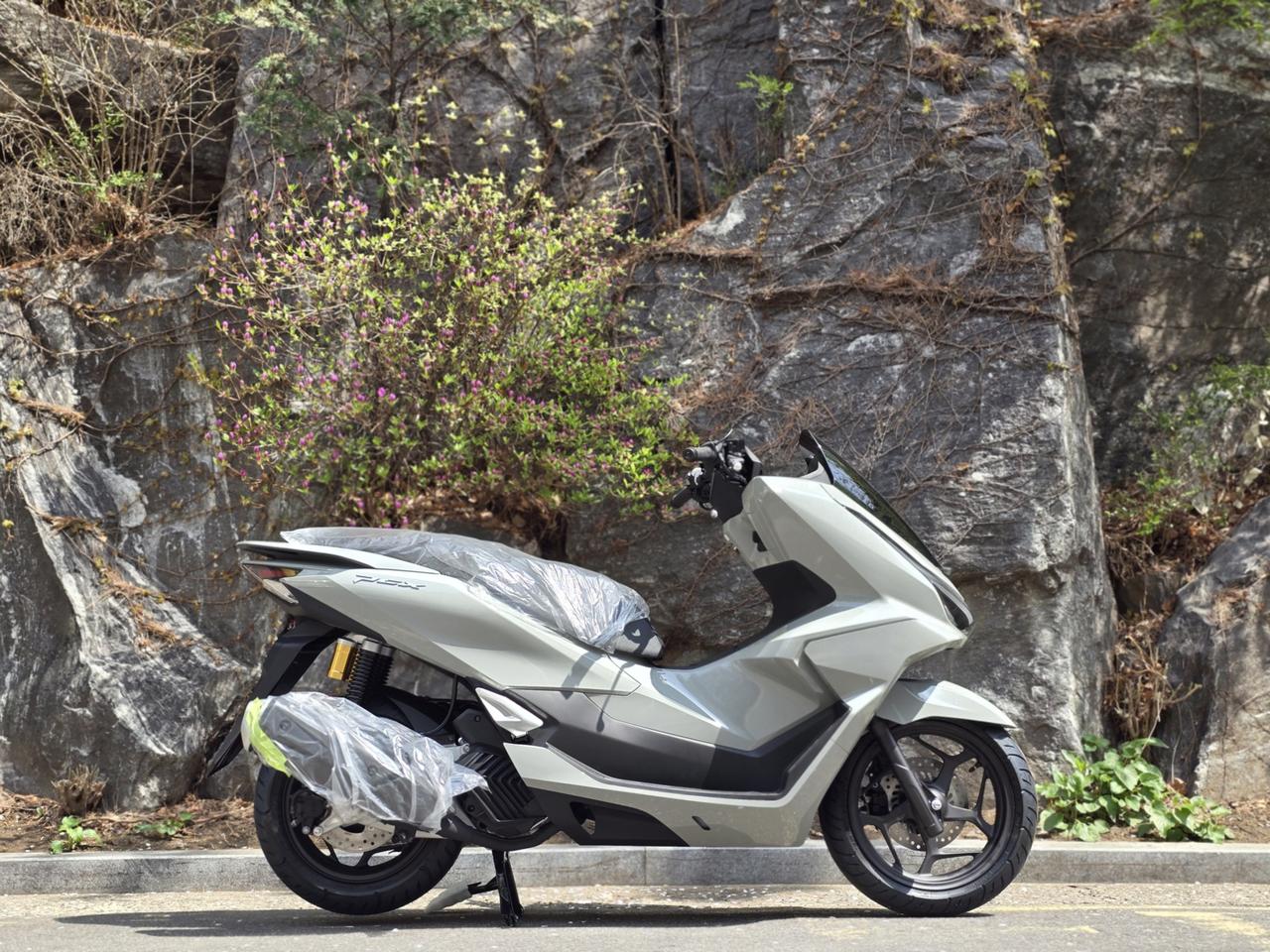 2025년식 혼다 PCX125ABS 펄그레이 신차! 옵션추가가능!