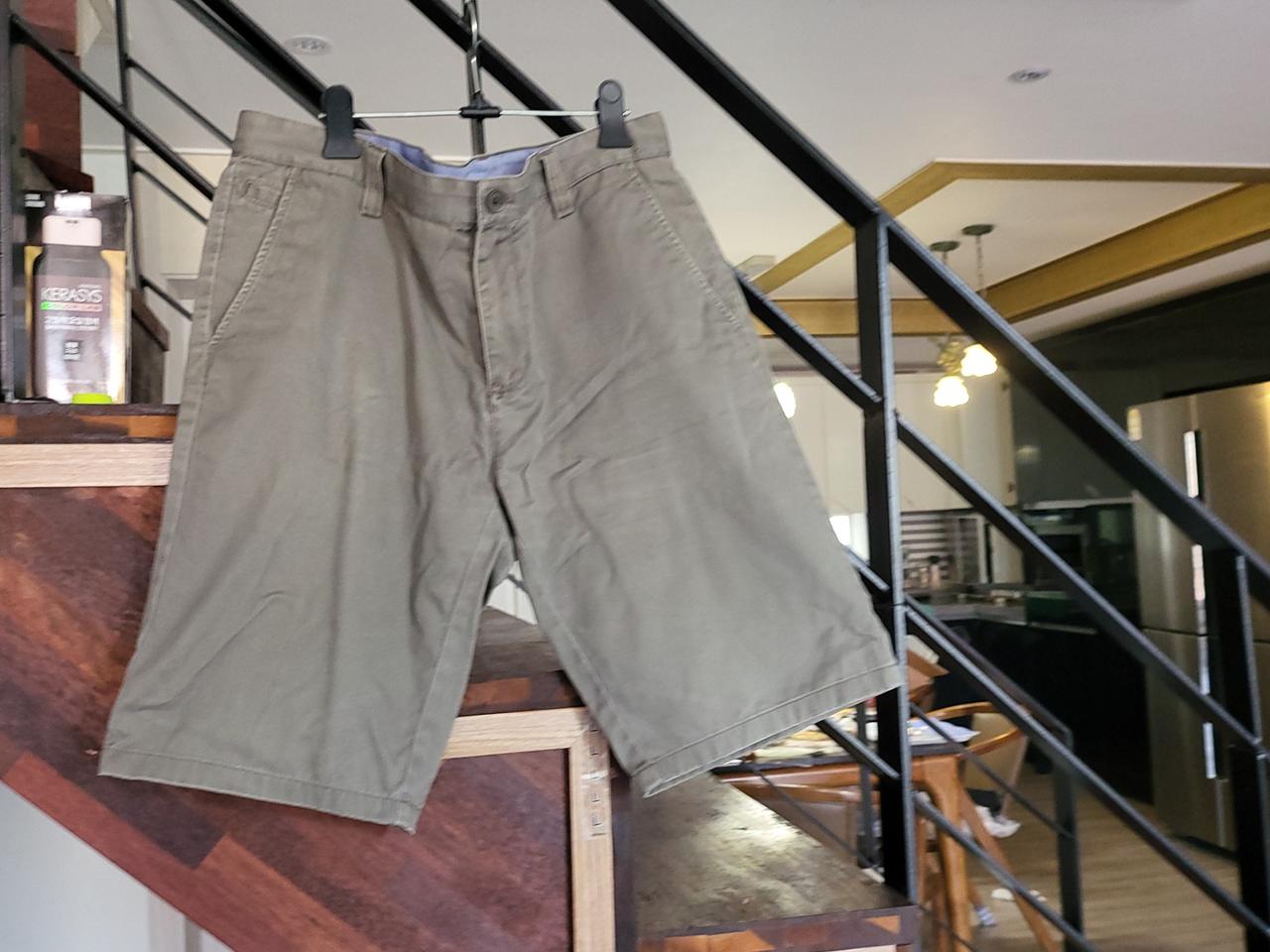 남성 5부 카키컬러 바지/32