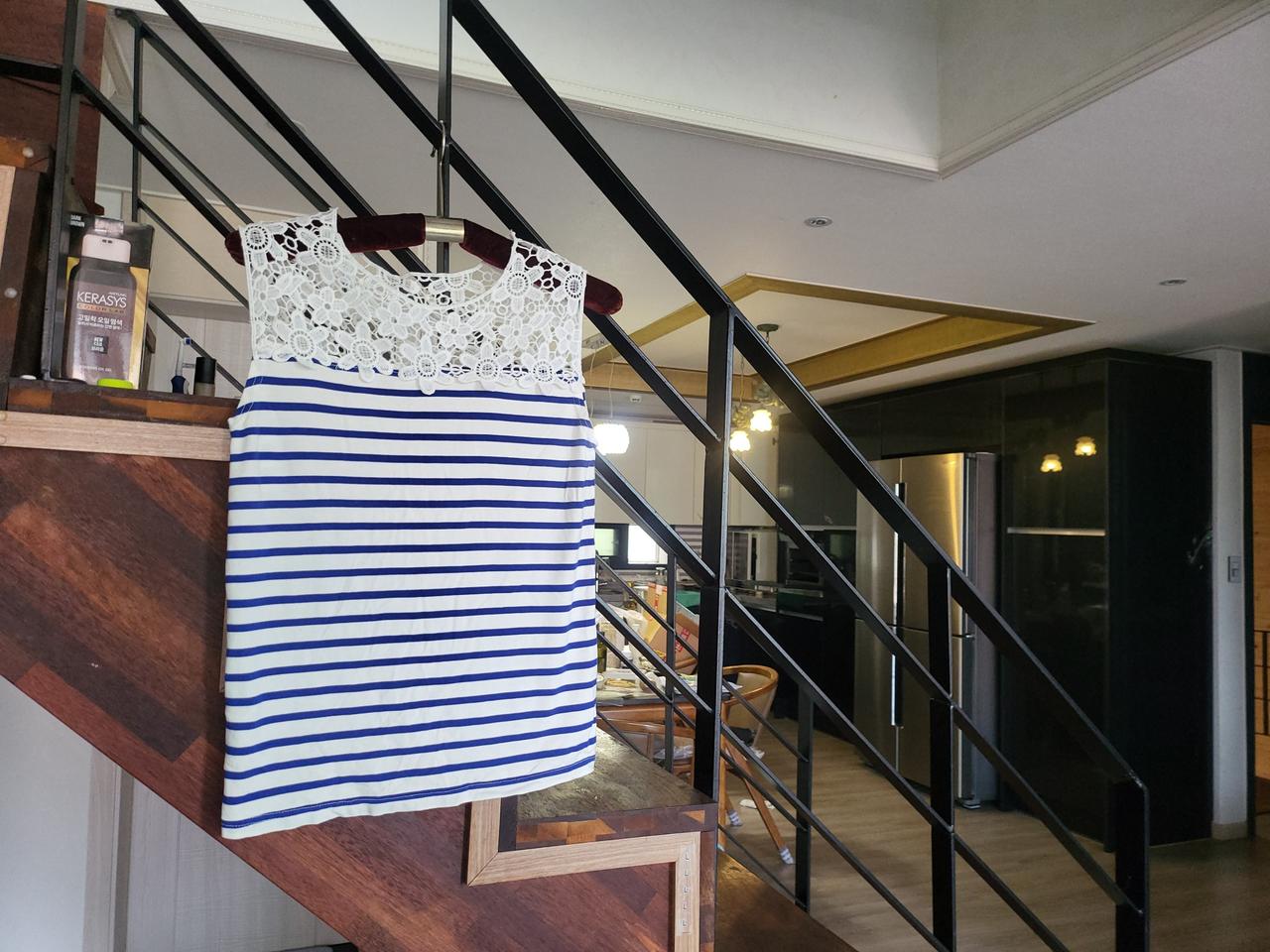 예쁜 민소매티/M