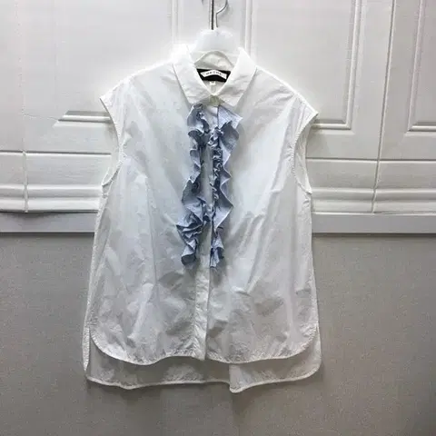 HACHE 하쉬 이태리브랜드 화이트 민소매 러플 블라우스 40