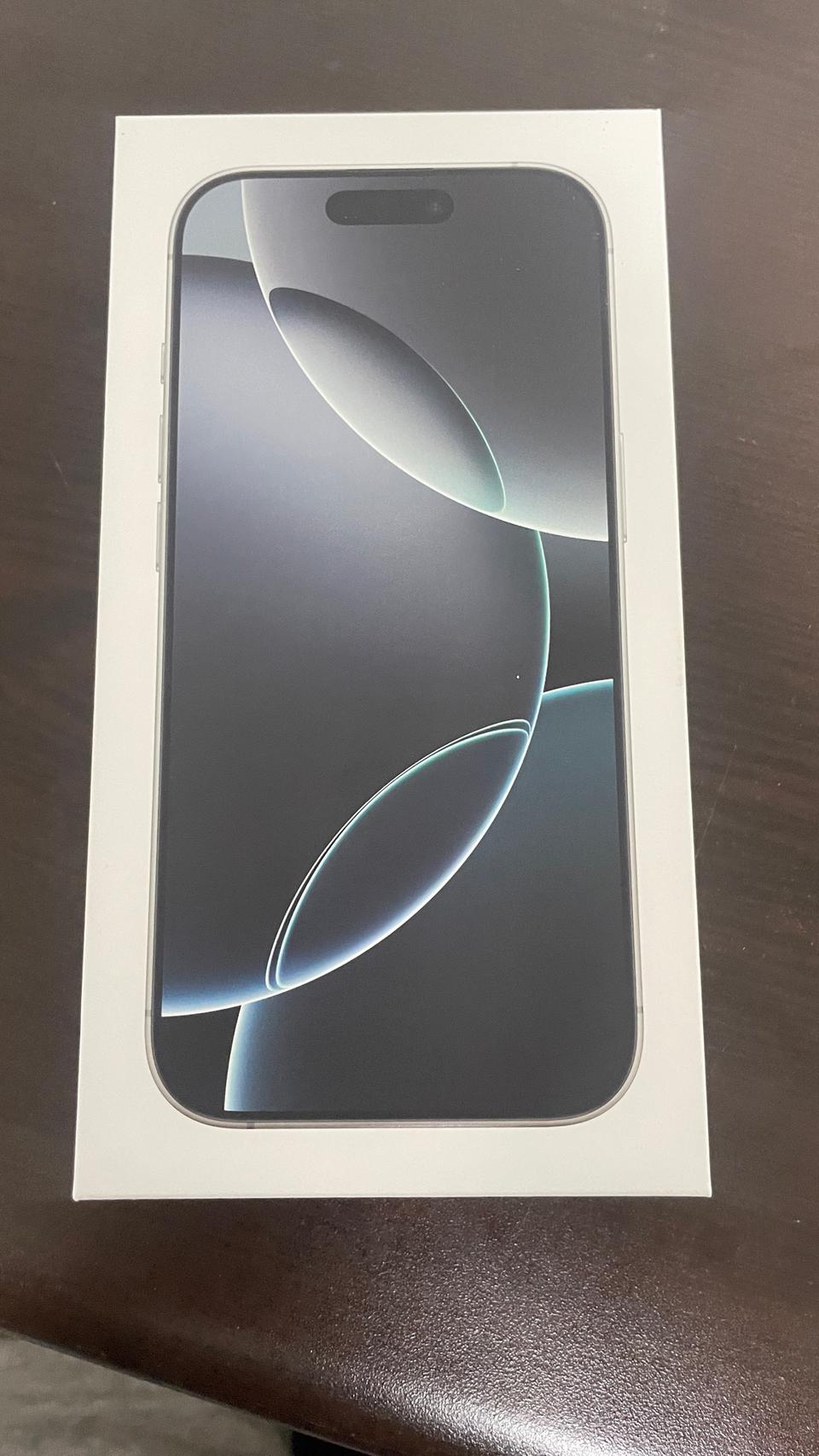 아이폰 16 pro 화이트 1TB 미개봉