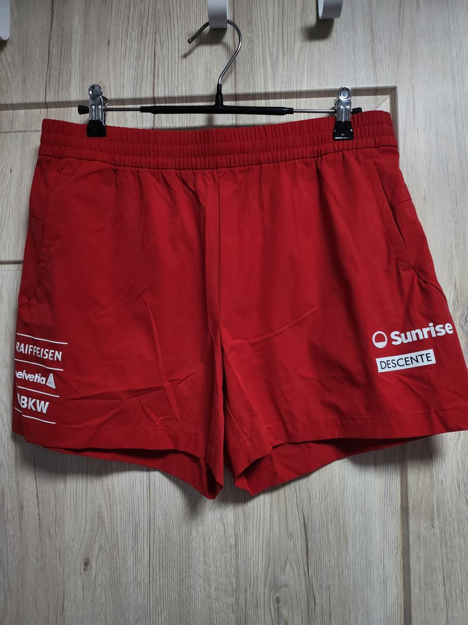 데상트 반바지.텍그대로인 새상품.