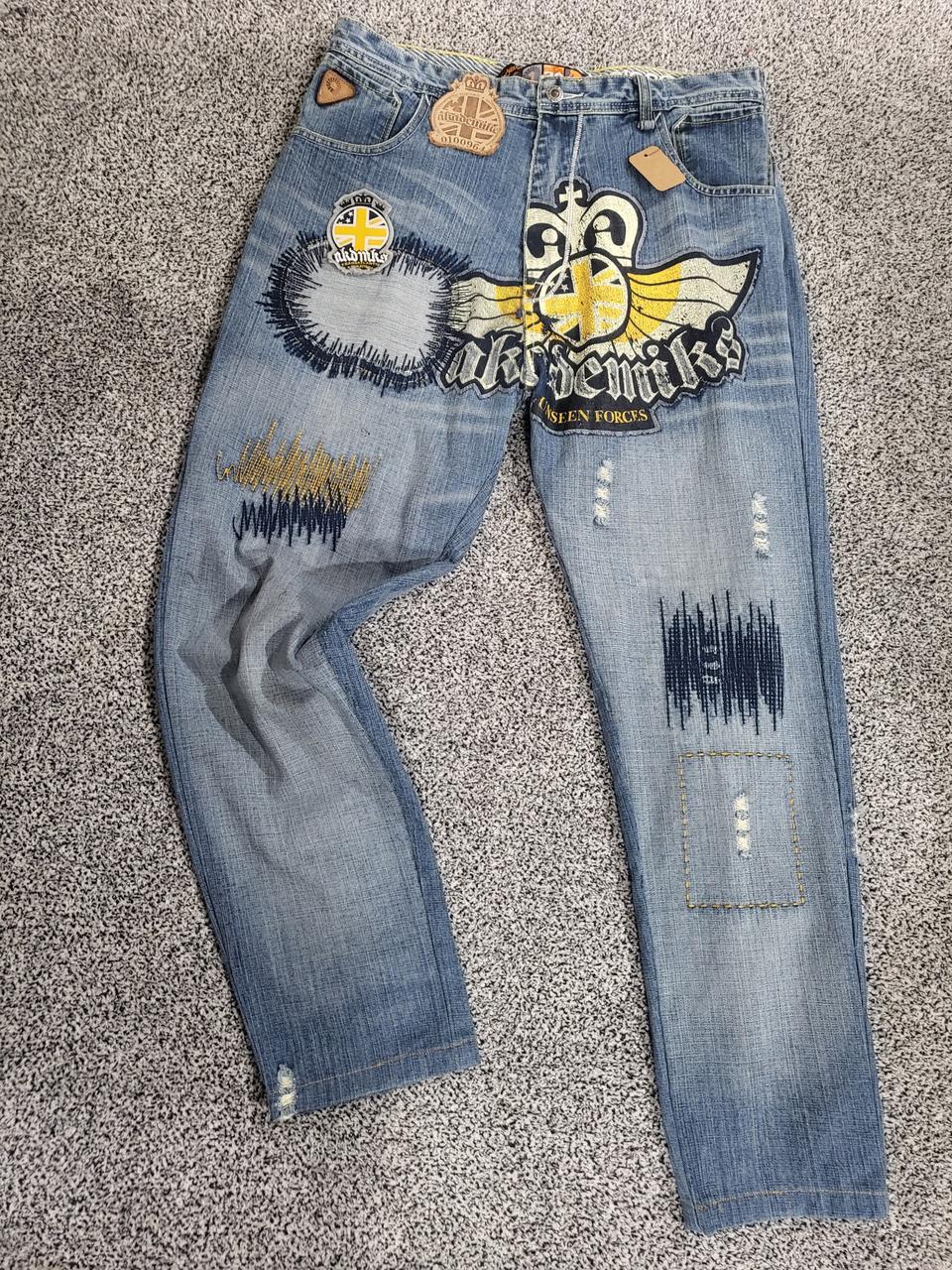 Akademiks (아카데믹스) 데님 팬츠.