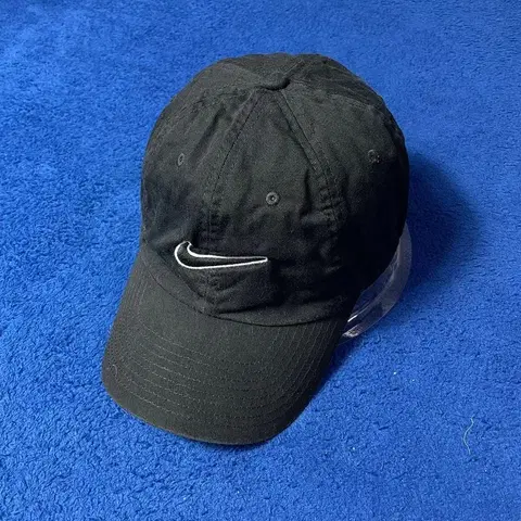 나이키 스우시 블랙 캡