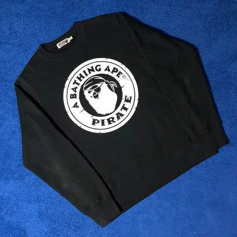 베이프 해적 블랙 맨투맨