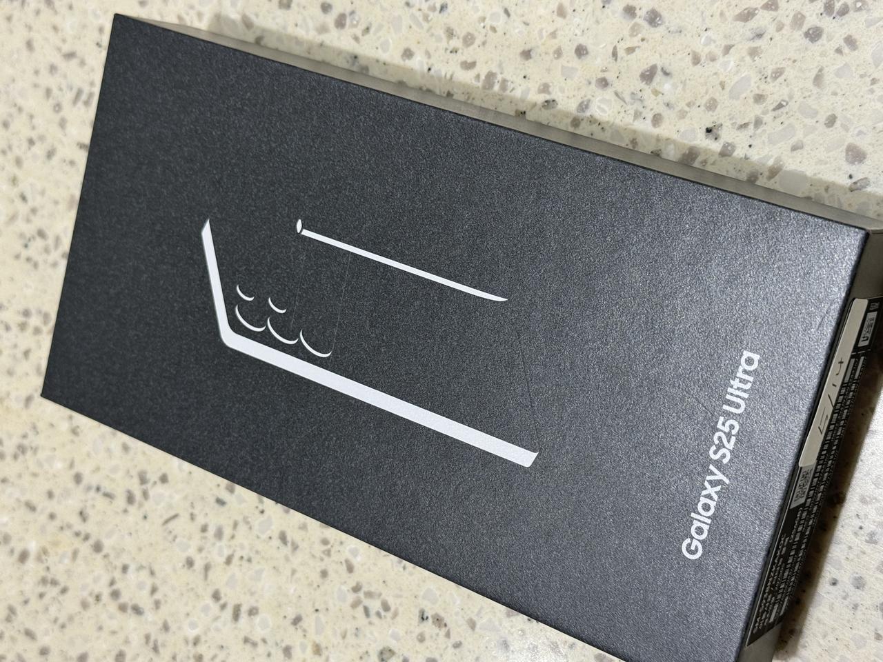 갤럭시 S25 Ultra 개봉 새상품(뜯기만 함) 256GB