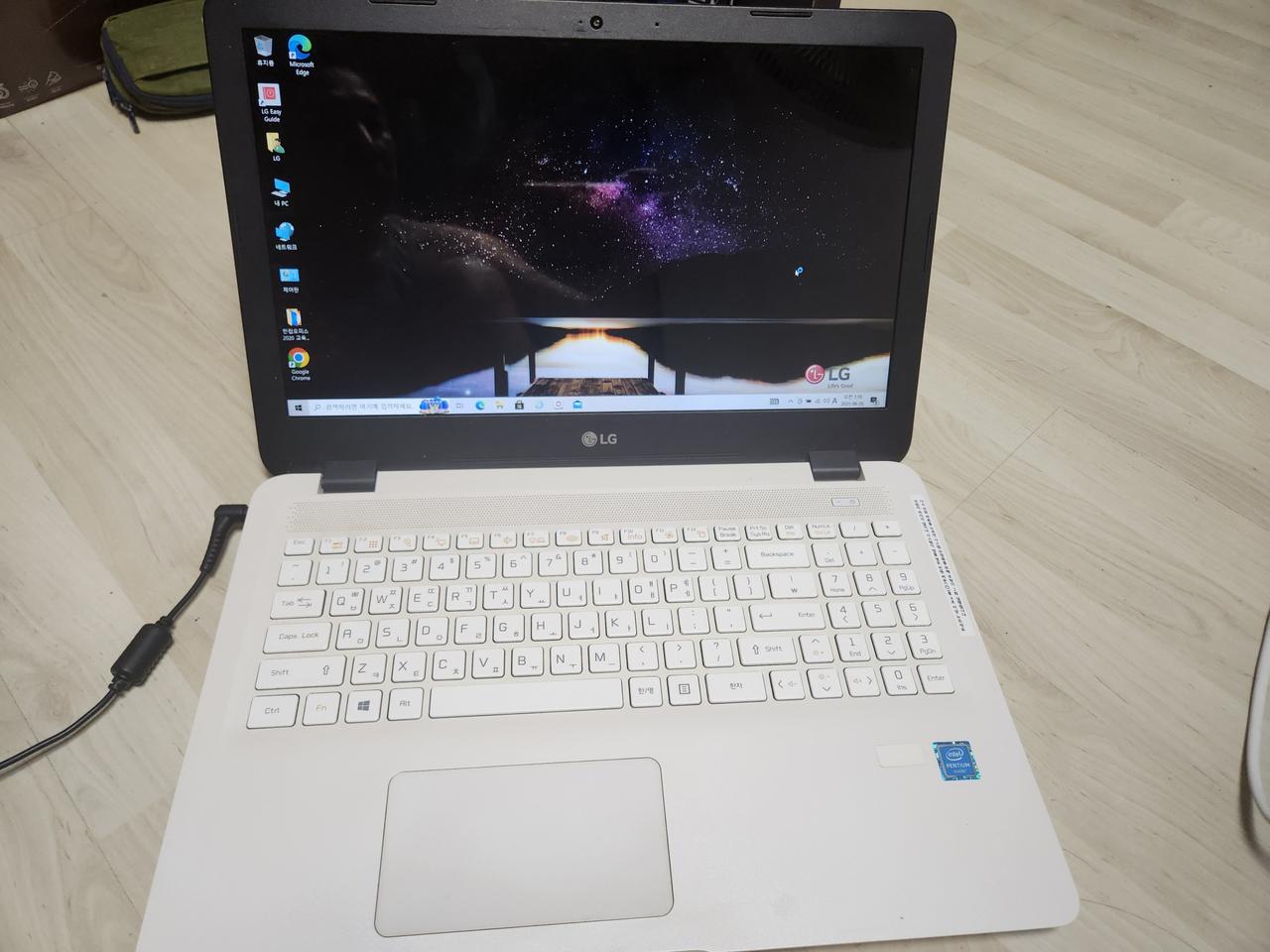 LG 15U480 팬티엄노트북팝니다