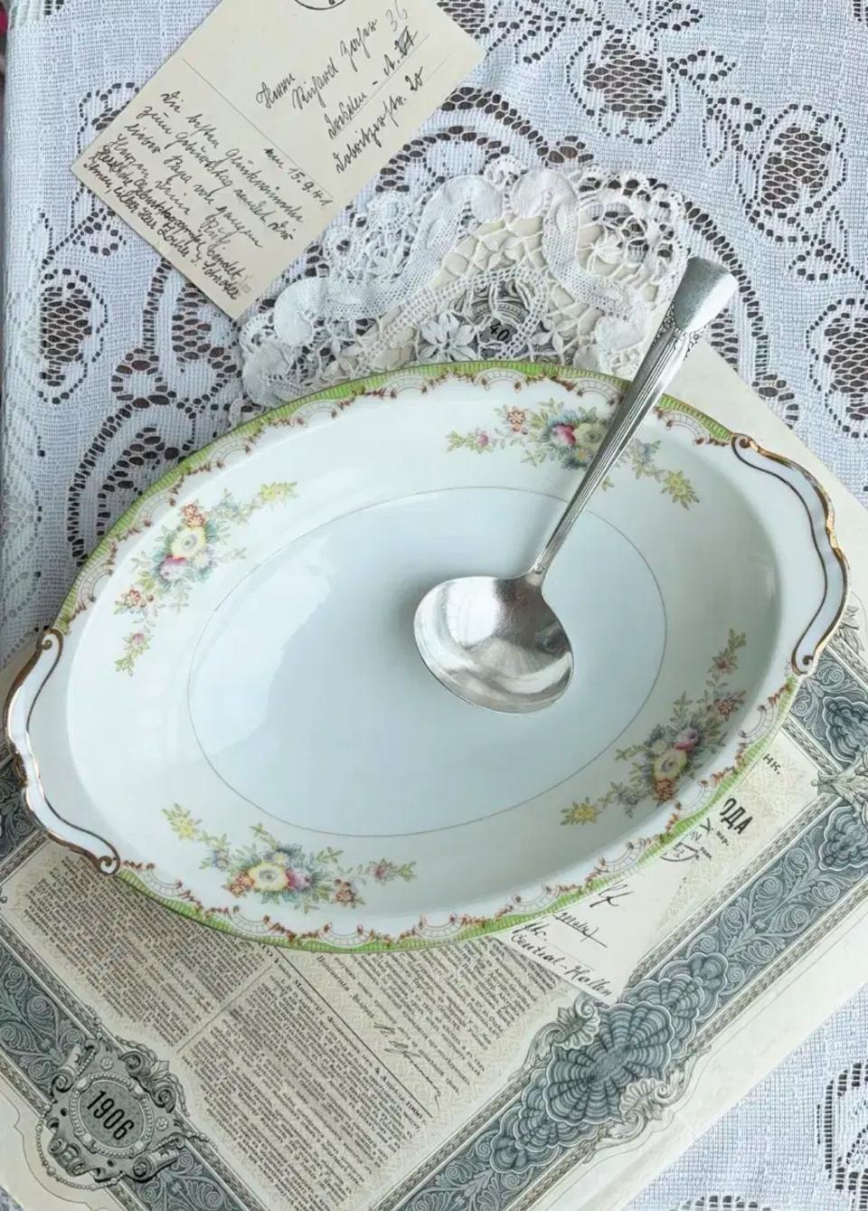 일본 앤틱 크레센트 차이나 핸드페인티드 오벌볼